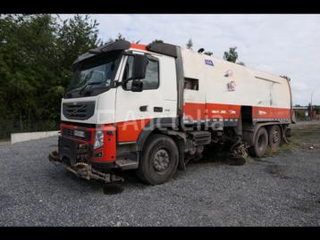 Camion balayeuse de voirie Volvo, Articles professionnels