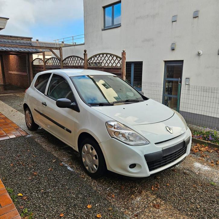 Clio3 1.2 benzine 135876 km, Auto's, Renault, Particulier