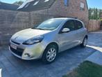Renault Clio Benzine 31.000km nieuwe voorbanden 1e eigenaar, Auto's, Renault, Voorwielaandrijving, Euro 5, Stof, 4 cilinders