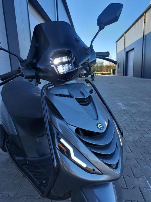 Piaggio Zip 4T Scooter Argaat Grijs LED LED (A-KLASSE), Fietsen en Brommers, Scooters | Yamaha, Zo goed als nieuw, Overige modellen