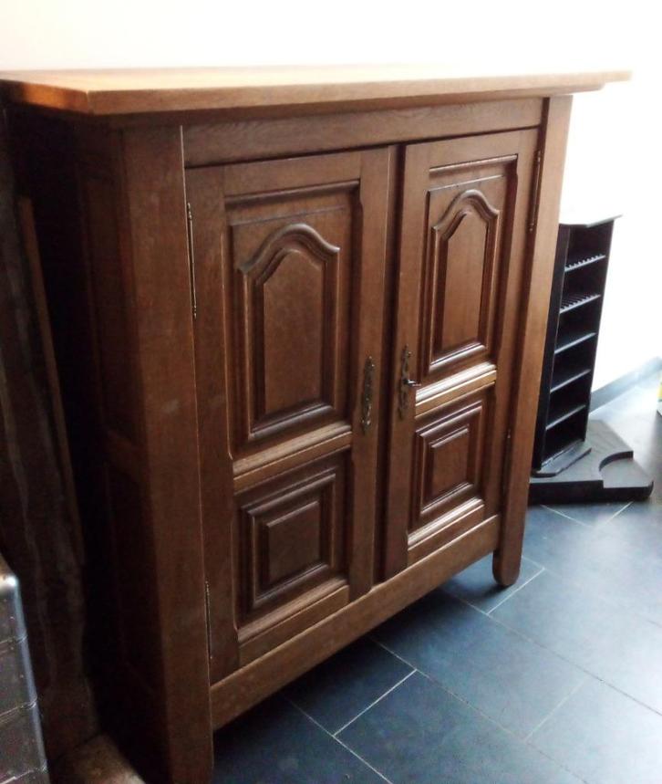 voleiken kast, massief: 137x50x143, Antiquités & Art, Antiquités | Meubles | Armoires, Enlèvement ou Envoi