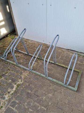 rek voor 5 fietsen beschikbaar voor biedingen