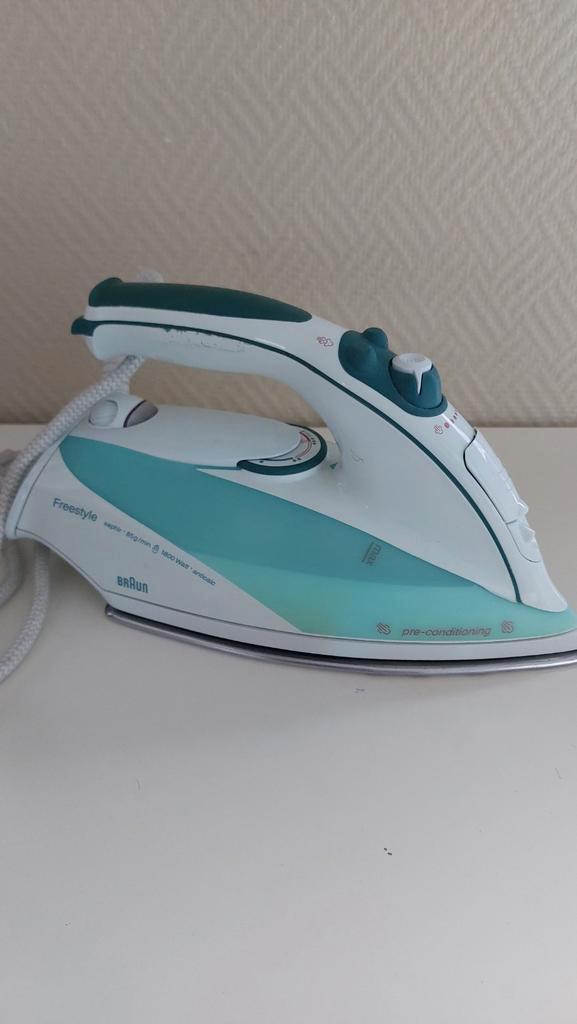 Fer à repasser Braun

Freestyle 1800 W, Electroménager, Fers à repasser & Planches à repasser, Enlèvement ou Envoi