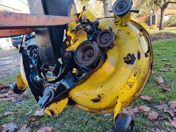 John Deere maaidek 107 cm achteruitworp, Tuin en Terras, Zitmaaiers, Ophalen