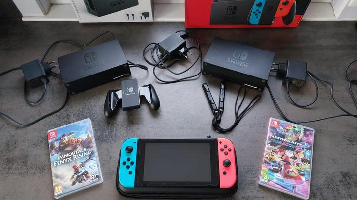 Nintendo Switch SET, Games en Spelcomputers, Spelcomputers | Nintendo Switch, Zo goed als nieuw, Ophalen of Verzenden