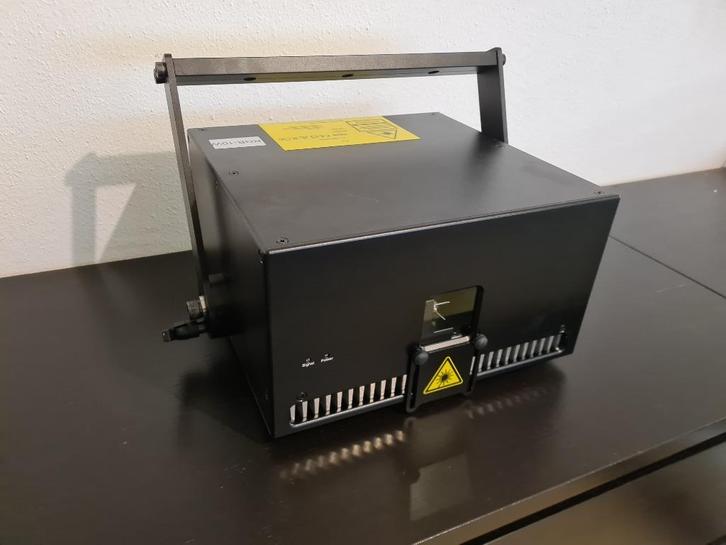 10 watt RGB 40K Full color ILDA laser projector met case, Muziek en Instrumenten, Licht en Laser, Nieuw, Laser, Geluidgestuurd