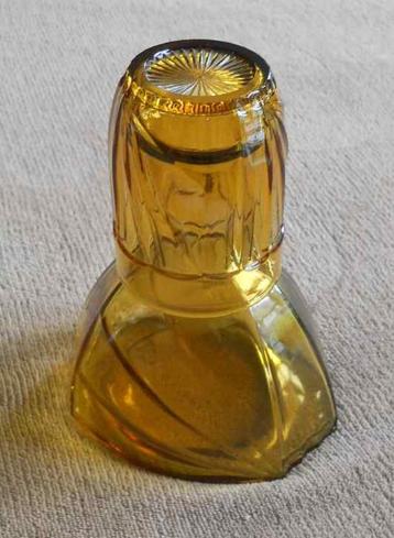 Carafe de nuit Art Deco en verre ambré beschikbaar voor biedingen