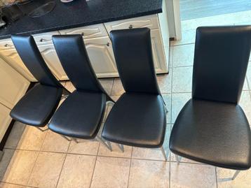 4 moderne stoelen lederlook beschikbaar voor biedingen