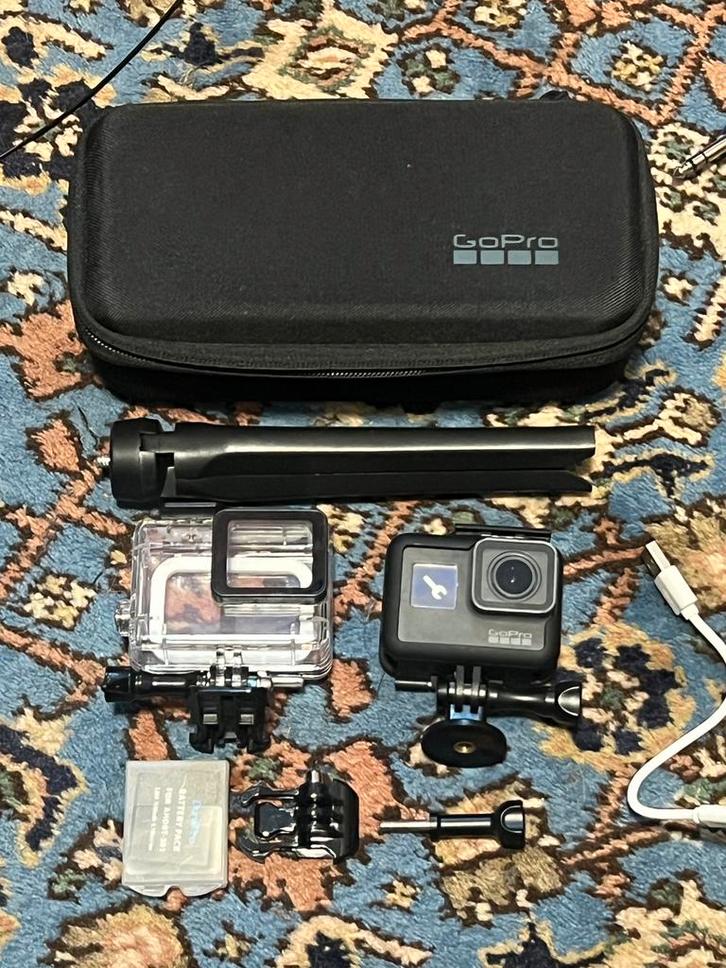 GoPro Hero 5 Black + 2 batterijen + waterproof case + mounts, Audio, Tv en Foto, Actiecamera's, Zo goed als nieuw, GoPro, Ophalen of Verzenden