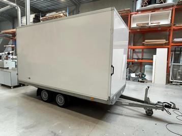 Hapert gesloten aanhangwagen beschikbaar voor biedingen