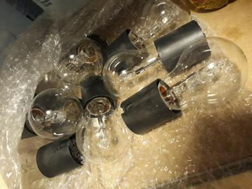 11 soquets avec 9 ampoules. beschikbaar voor biedingen