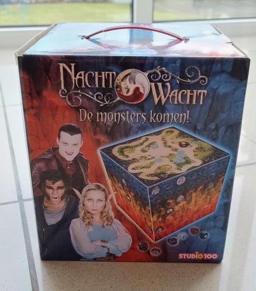 Nachtwacht - Spel - De Monsters komen! *Nieuwstaat*, Hobby en Vrije tijd, Gezelschapsspellen | Bordspellen, Zo goed als nieuw