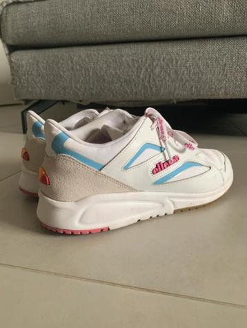 Sneakers 39,5 beschikbaar voor biedingen