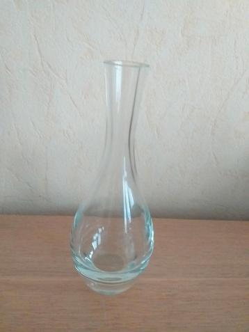 Vase en verre  beschikbaar voor biedingen