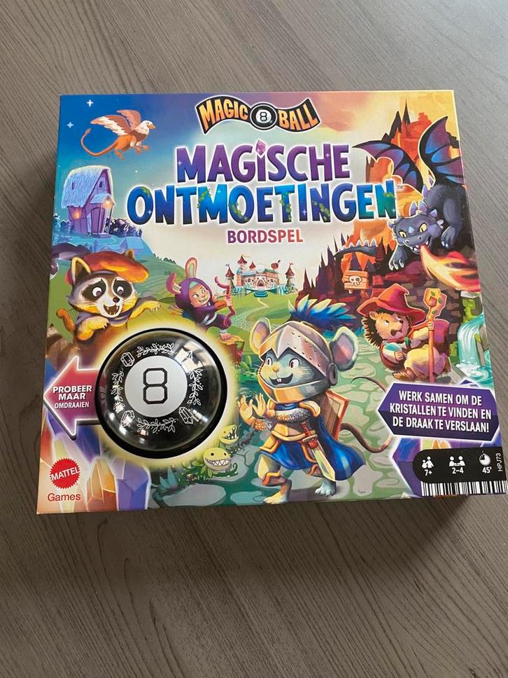 Magic 8ball Magische Ontmoetingen, Hobby en Vrije tijd, Gezelschapsspellen | Kaartspellen, Zo goed als nieuw, Ophalen