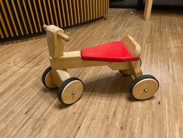 houten loopfietsje beschikbaar voor biedingen