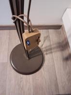 Stalamp en kast, Enlèvement