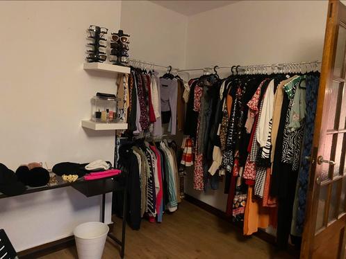 Vêtements à vendre ( venir sur place ), Vêtements | Femmes, Vêtements Femmes Autre