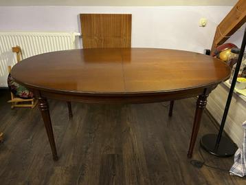 Table ovale avec rallonge beschikbaar voor biedingen