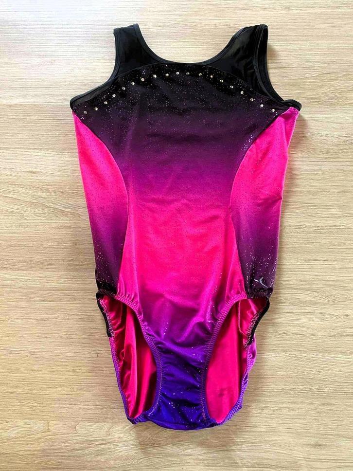 roze turnpak - maat 14 jaar, Sport en Fitness, Turnen, Zo goed als nieuw, Turnpak(je), Kindermaat 146 t/m 176, Roze, Ophalen of Verzenden