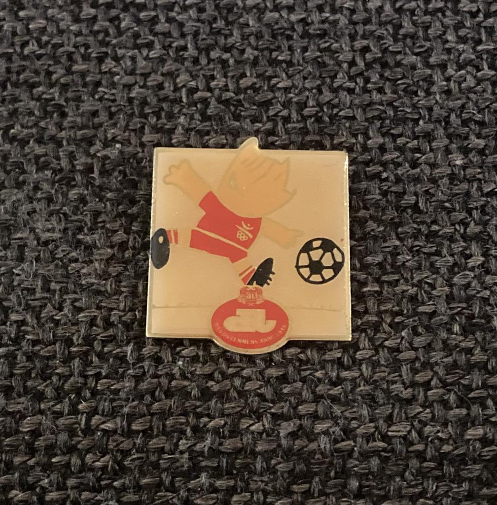 PIN - COBI - OLYMPISCHE SPELEN - VOETBAL - FOOTBALL, Verzenden, Gebruikt, Sport, Speldje of Pin