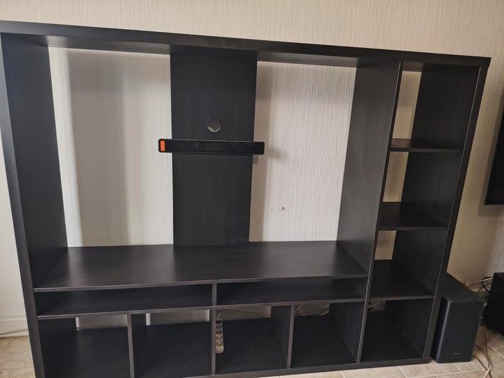 meuble tv ikea en parfait état, monté une fois, Maison & Meubles, Armoires | Armoires murales, Enlèvement