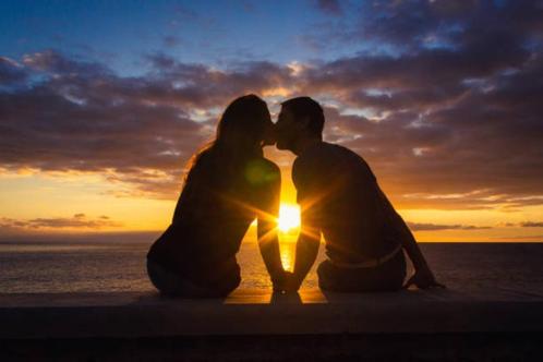 Vrouw zoekt ....??? en vind hopelijk wat ze zoekt !!!, Contacten en Berichten, Dating | Websites en SMS
