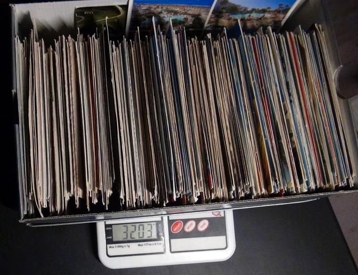 Boîte de cartes postales de plus de 3200 grammes, Collections, Cartes postales | Étranger, Affranchie, Europe autre, Enlèvement ou Envoi