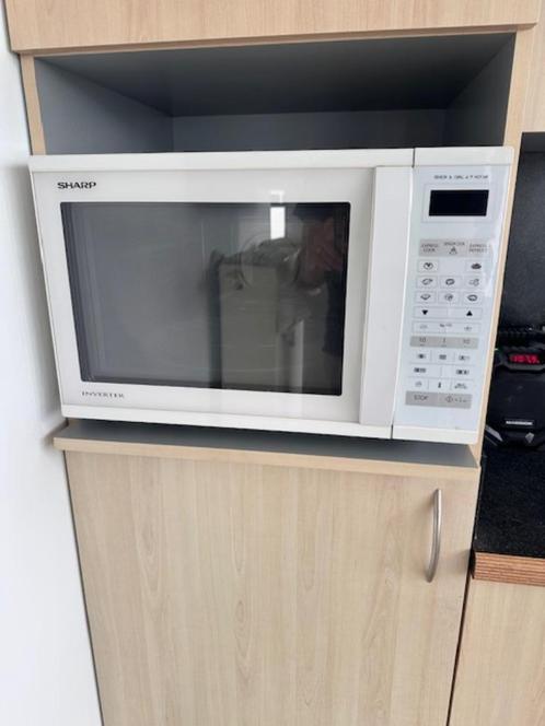 Sharp combi microgolfoven 40 liter, Elektronische apparatuur, Microgolfovens, Zo goed als nieuw, Vrijstaand, Combi-microgolfoven
