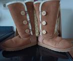 Echte Uggs laarzen, Bailey button triplet, maat 40-41., Ophalen, Zo goed als nieuw