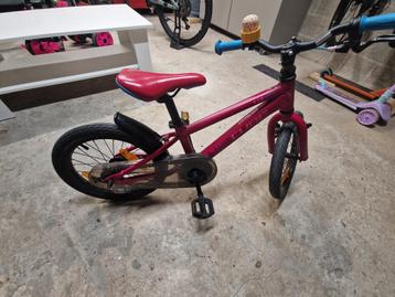 Meisjes fiets van cube beschikbaar voor biedingen