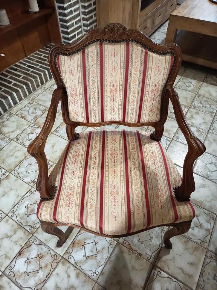 Fauteuil louis xv, Antiek en Kunst, Antiek | Meubels | Stoelen en Sofa's, Ophalen