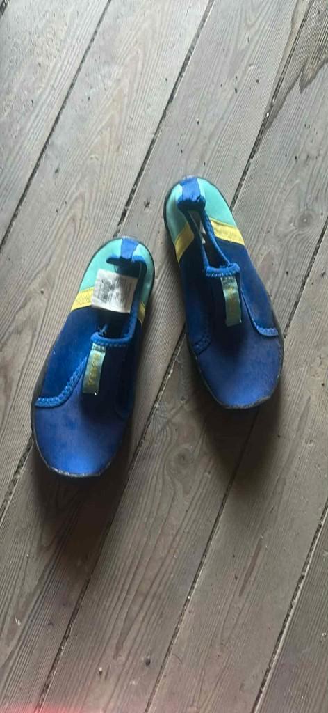 pantoufle piscine + bouée + brassards, Jardin & Terrasse, Piscines, Neuf, Enlèvement