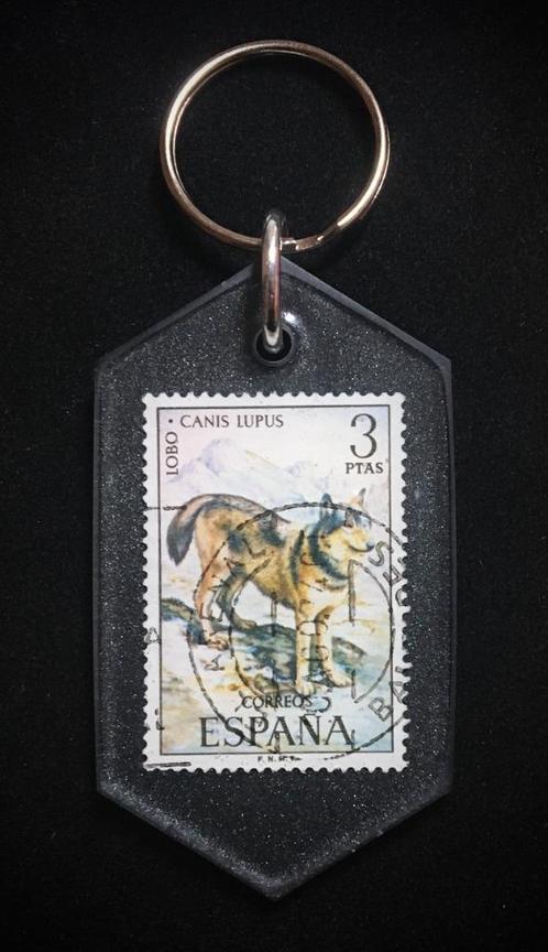 Sleutelhanger met postzegel Spanje Wolf 1972, Collections, Rétro, Autres types, Enlèvement ou Envoi