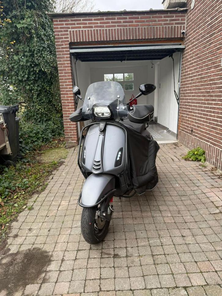 Vespa sprint 125cc, Fietsen en Brommers, Brommers | Vespa, Zo goed als nieuw, Ophalen of Verzenden