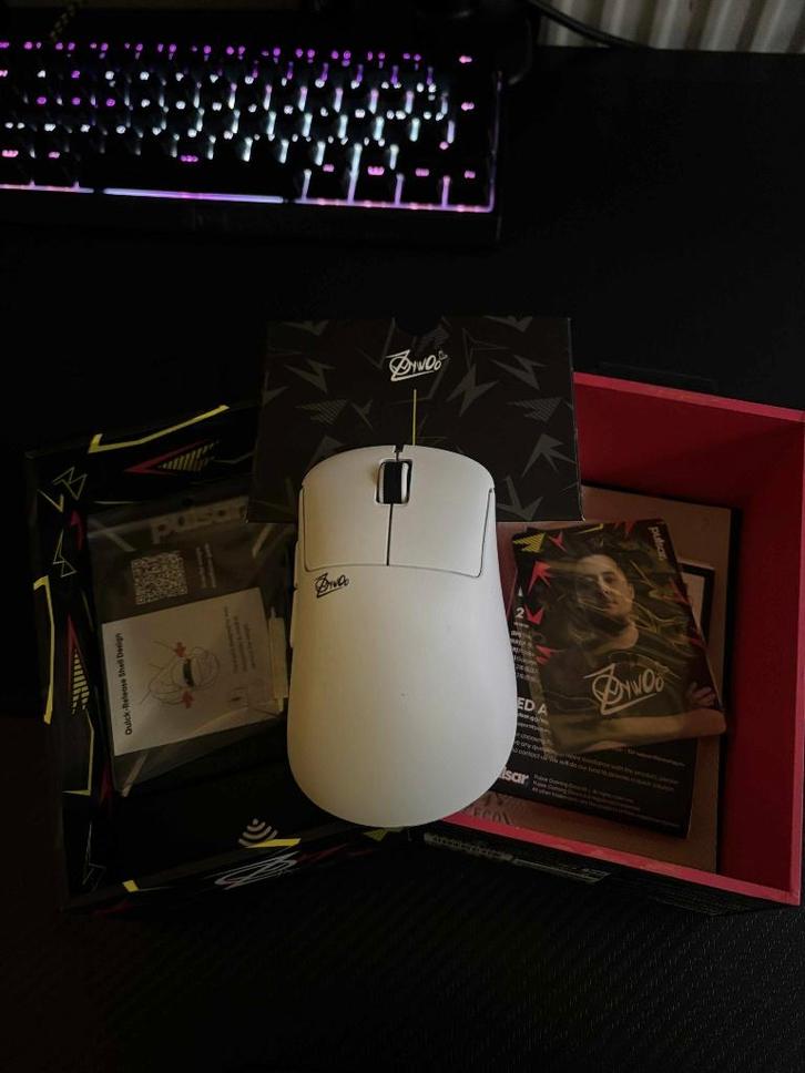 souris pulsar the chosen mouse Zywoo, Computers en Software, Muizen, Zo goed als nieuw, Muis, Draadloos, Ergonomisch, Ophalen