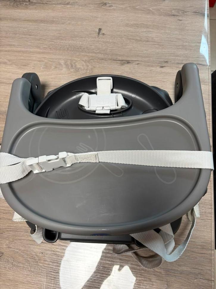 Rehausseur Chaise chicco pour Bébé/enfants, Enfants & Bébés, Chaises pour enfants, Comme neuf, Plateau amovible, Enlèvement