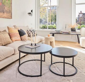 Zwarte Salon tafel beschikbaar voor biedingen