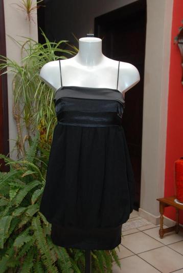 Noël Petite robe "Zara"noire à fines bretelles T36 Très Bon! disponible aux enchères