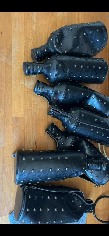 te koop: 7x absolut vodka leather case 2009 Limited Edition, Enlèvement ou Envoi, Comme neuf, Autres types