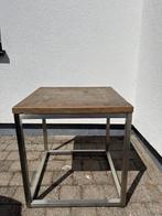 Houten bijzettafel met stalen frame, Huis en Inrichting, Tafels | Bijzettafels, Ophalen, Vierkant, 55 tot 75 cm, 45 tot 60 cm