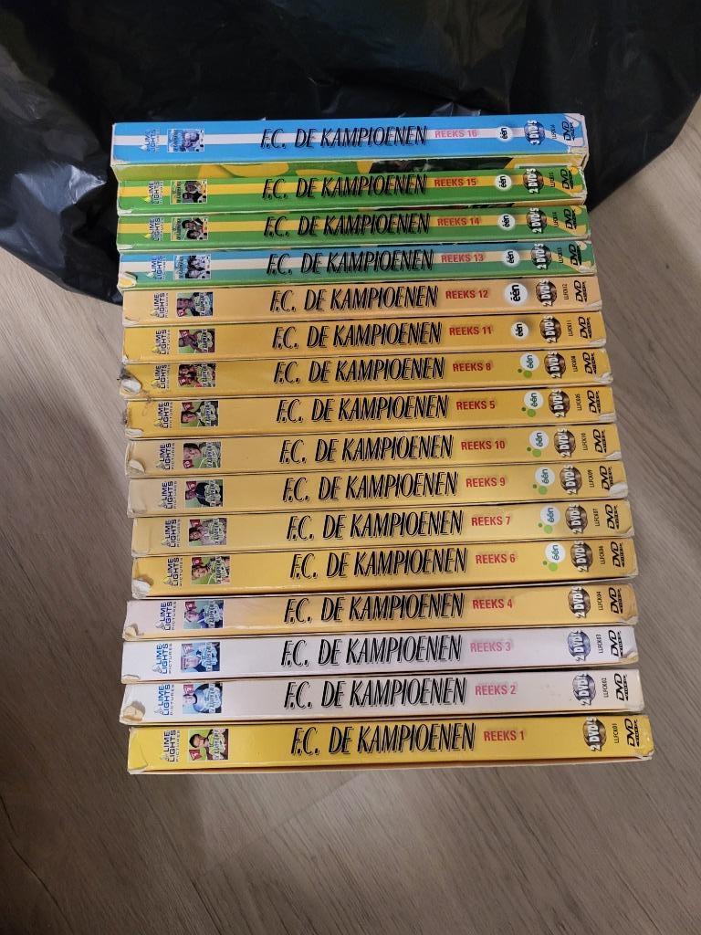 FC De Kampioenen DVD's Seizoen 1-16, CD & DVD, DVD | TV & Séries télévisées, Enlèvement ou Envoi