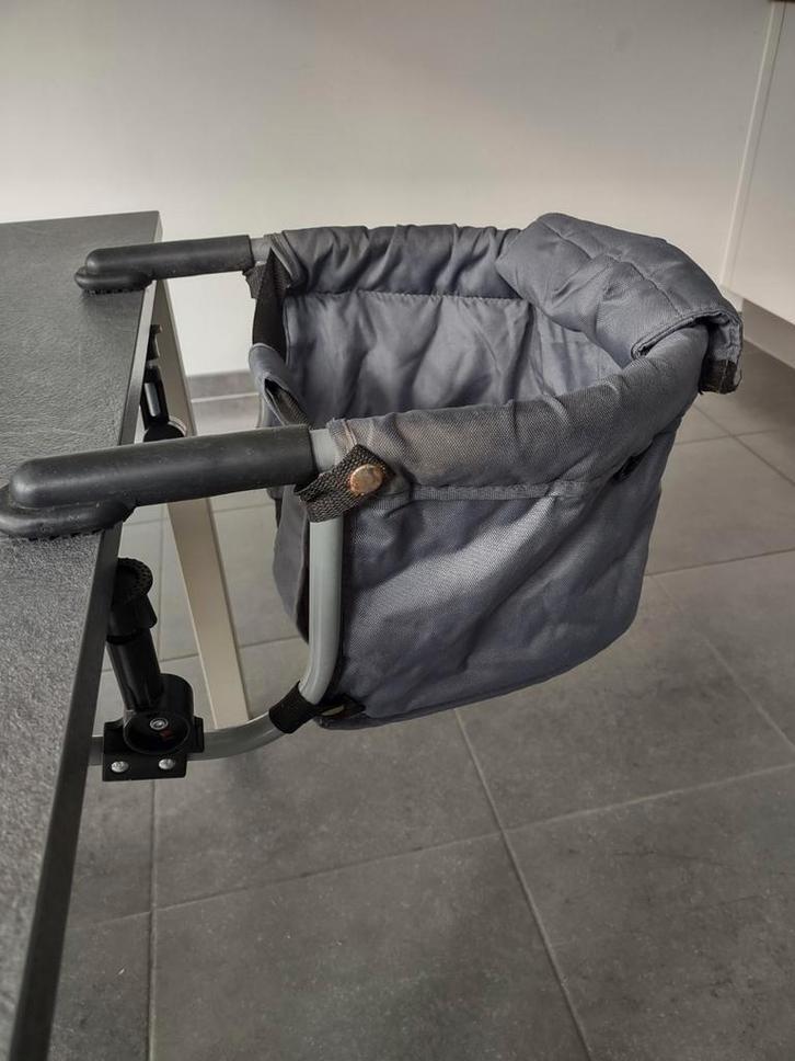 grijs eetstoeltje/ hangstoeltje om aan tafel te hangen, Kinderen en Baby's, Kinderstoelen, Gebruikt, Hangstoel, Ophalen