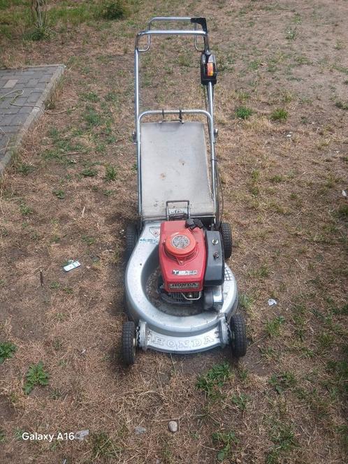 Honda grasmaaier – werkt maar start moeilijk, Tuin en Terras, Grasmaaiers, Zo goed als nieuw, Opvangbak, Ophalen