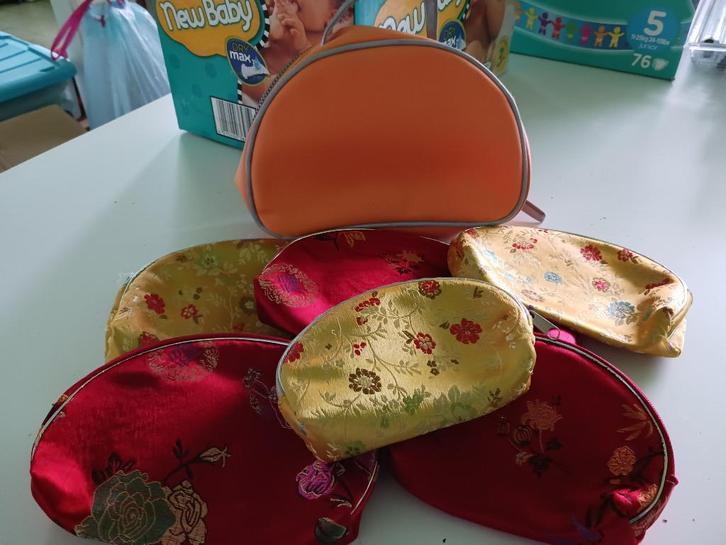 rug heup en toilet tasjes, Kinderen en Baby's, Overige Kinderen en Baby's, Zo goed als nieuw, Ophalen of Verzenden