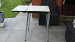 ancienne table en formica avec 2 rallonges rabattables, Ophalen