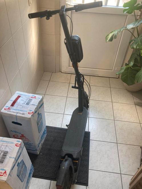 Ninebot Max g2 E, Fietsen en Brommers, Steps, Zo goed als nieuw, Elektrische step (E-scooter), Ophalen