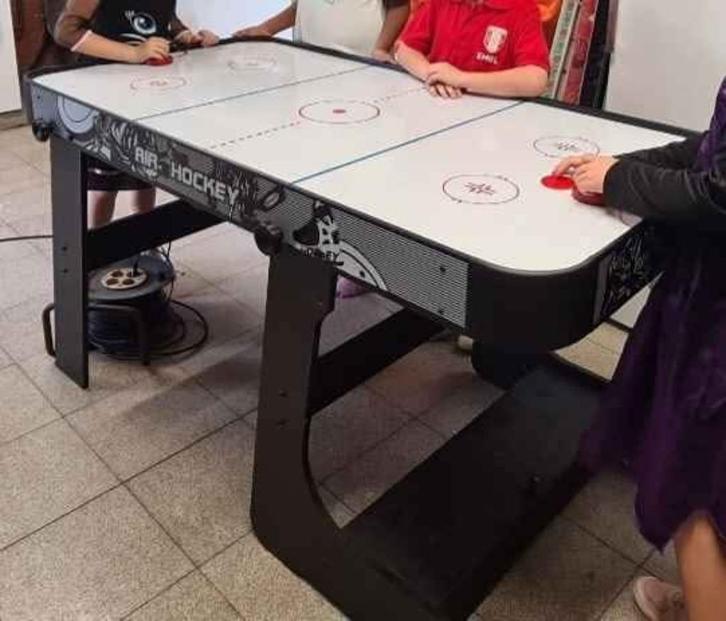 Airhockey tafel, Kinderen en Baby's, Speelgoed | Speeltafels, Zo goed als nieuw, Ophalen