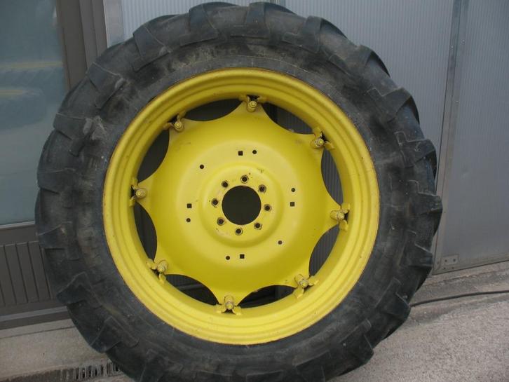 JD velgen en banden, Zakelijke goederen, Landbouw | Onderdelen | Banden, Velgen en Assen, Ophalen