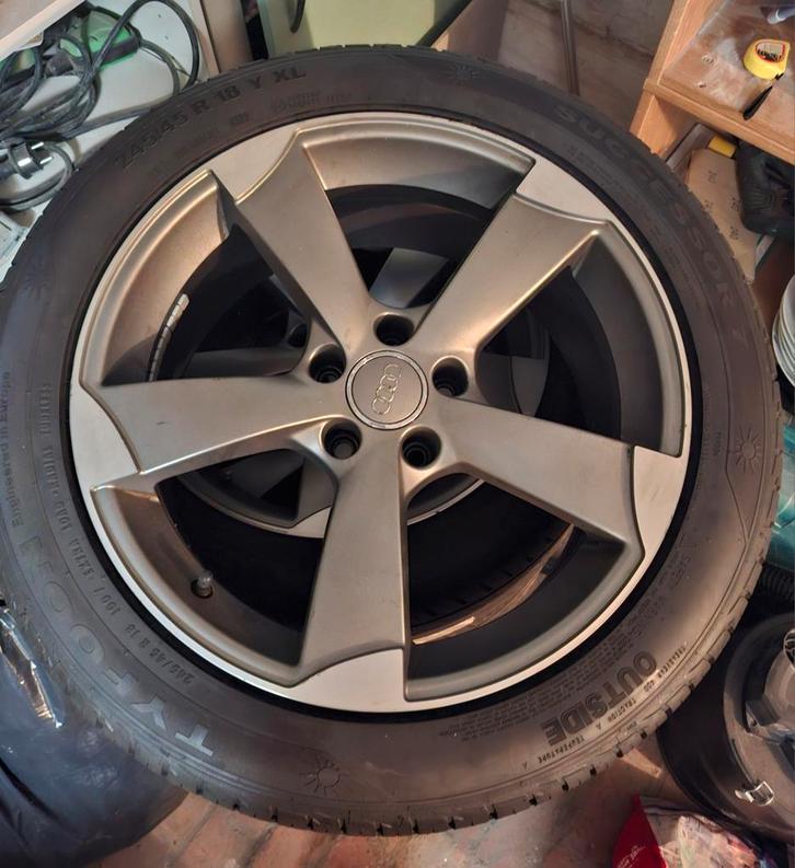 Audi Wielen A4 , A5 , A6, Auto-onderdelen, Banden en Velgen, Band(en), Zomerbanden, 18 inch, 245 mm, Personenwagen, Gebruikt, Ophalen